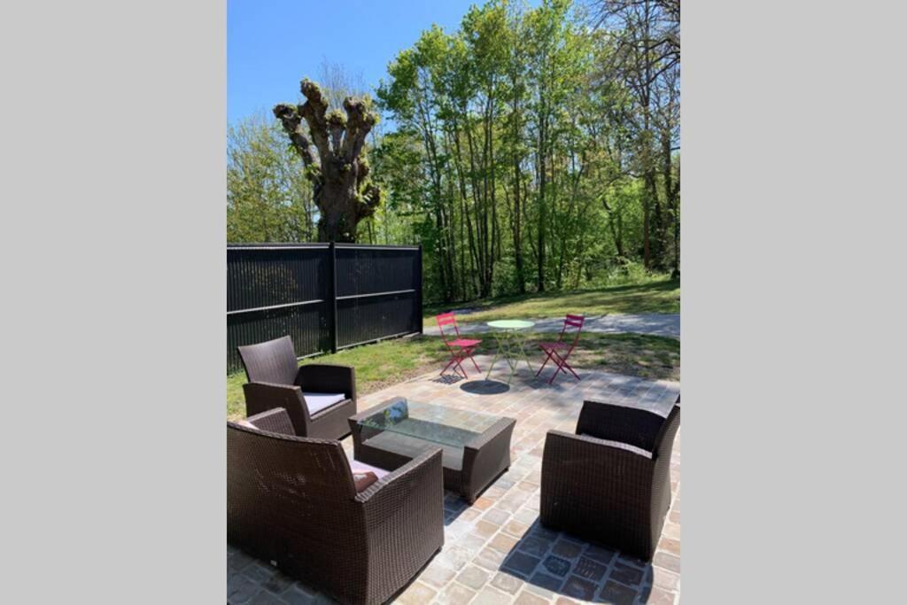 Le Lodge Des Villettes Jouy-le-Moutier Esterno foto